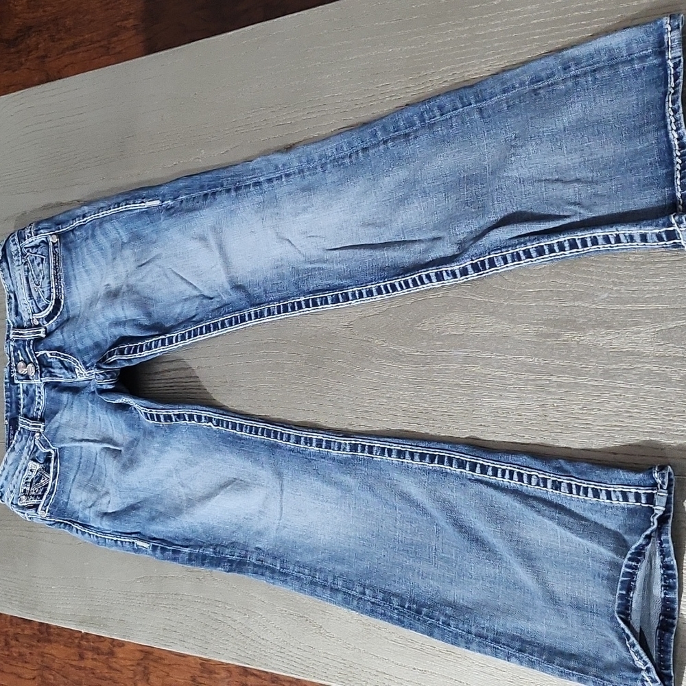 Vigoss Light Wash Womens Jeans - Size 26. Inseam 33. Chelsea Boot Cut.